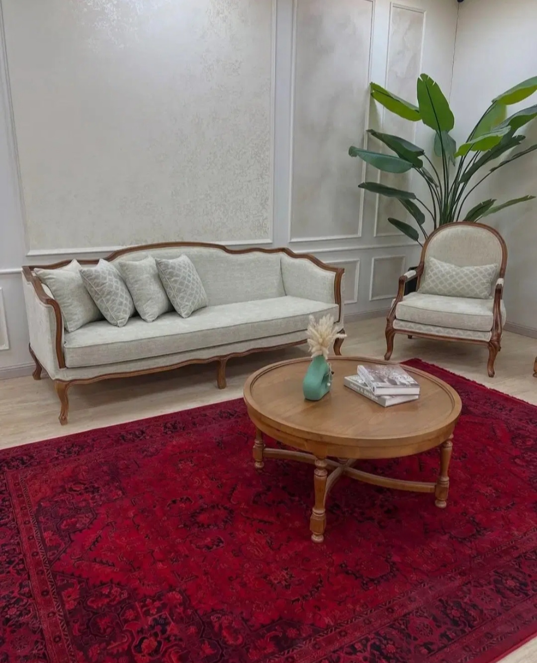 مبل کلاسیک ابزاری فرانسوی